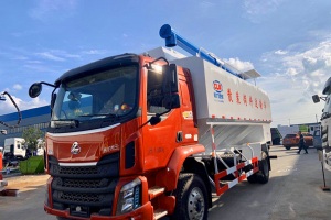 柳汽乘龙M3 27方散装饲料运输车