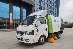 东风途逸2.5扫路车