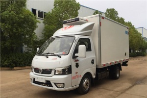 国六东风途逸3.5米冷藏车