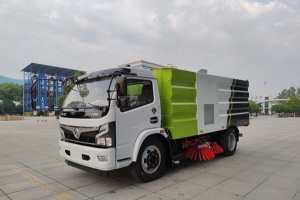 东风大多利卡7.5方扫路车