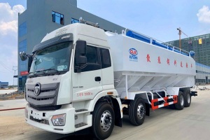 福田欧曼前四后八40方散装饲料运输车