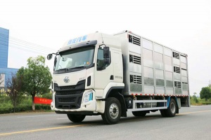 柳汽单桥国六6.7米全铝合金畜禽运输车