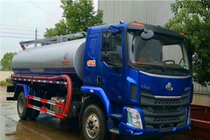 柳汽15方吸粪车